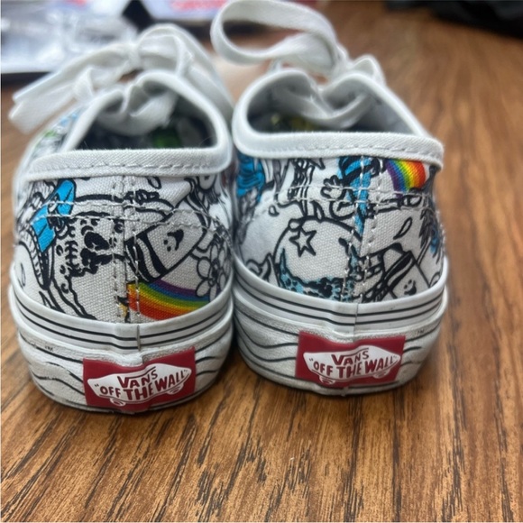 Vans Kids' White Crayola Multicolor Graphic Canvas Sneakers Size 1.5 EUC - Picture 6 of 9